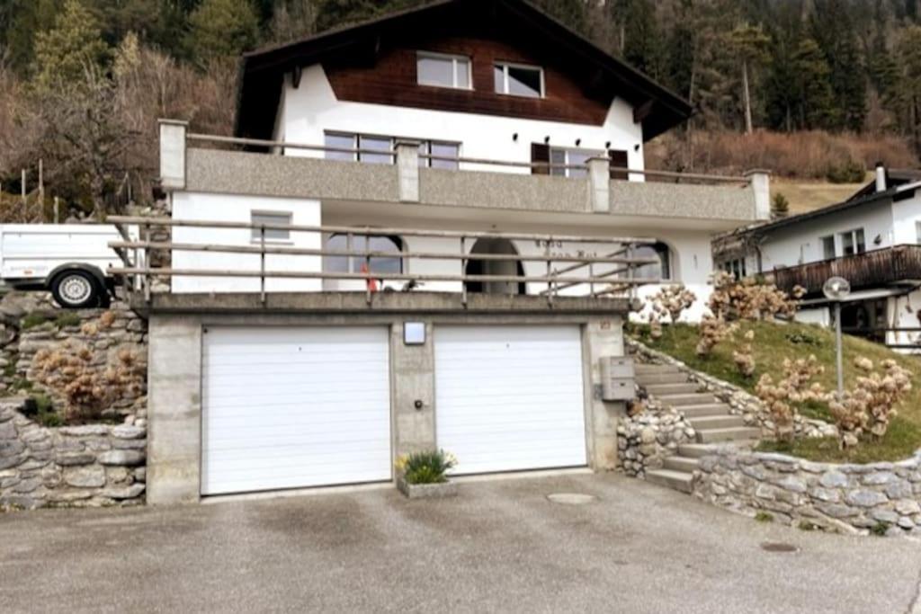Wohnung Mit Fantastischer Aussicht Trin Esterno foto